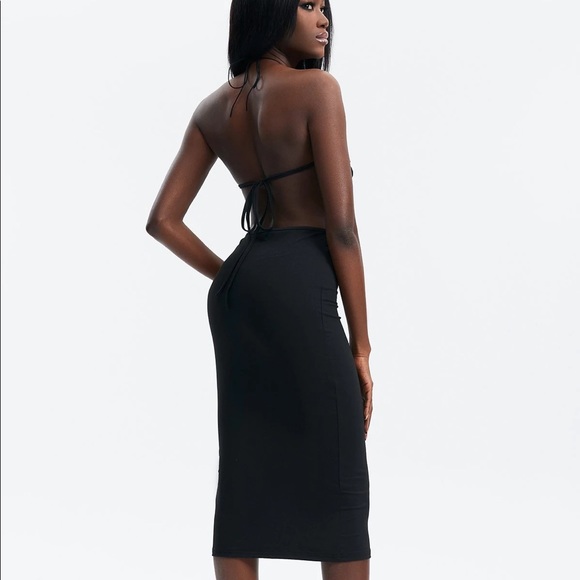 BRAND NEW Halter Neck Backless O-ring Front Midi Dress - Picture 2 of 4